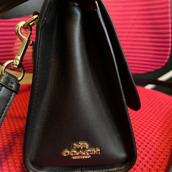 Coach Tilly excellent condition - Picture 4 of 7